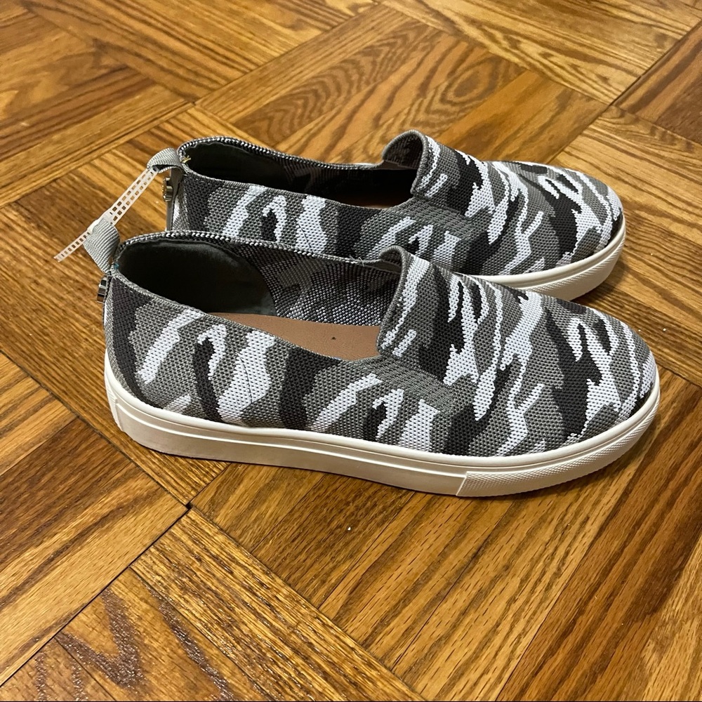 Steve Madden  Slip on sneakers